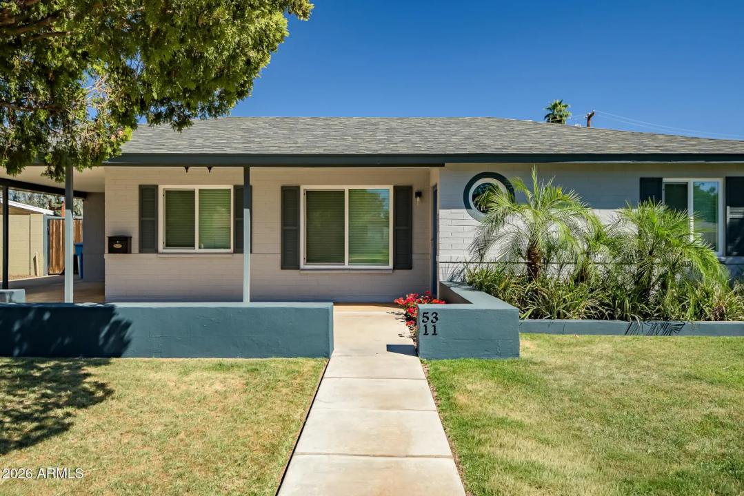 Real Estate Picture 3