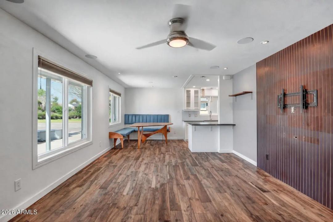 Real Estate Picture 8