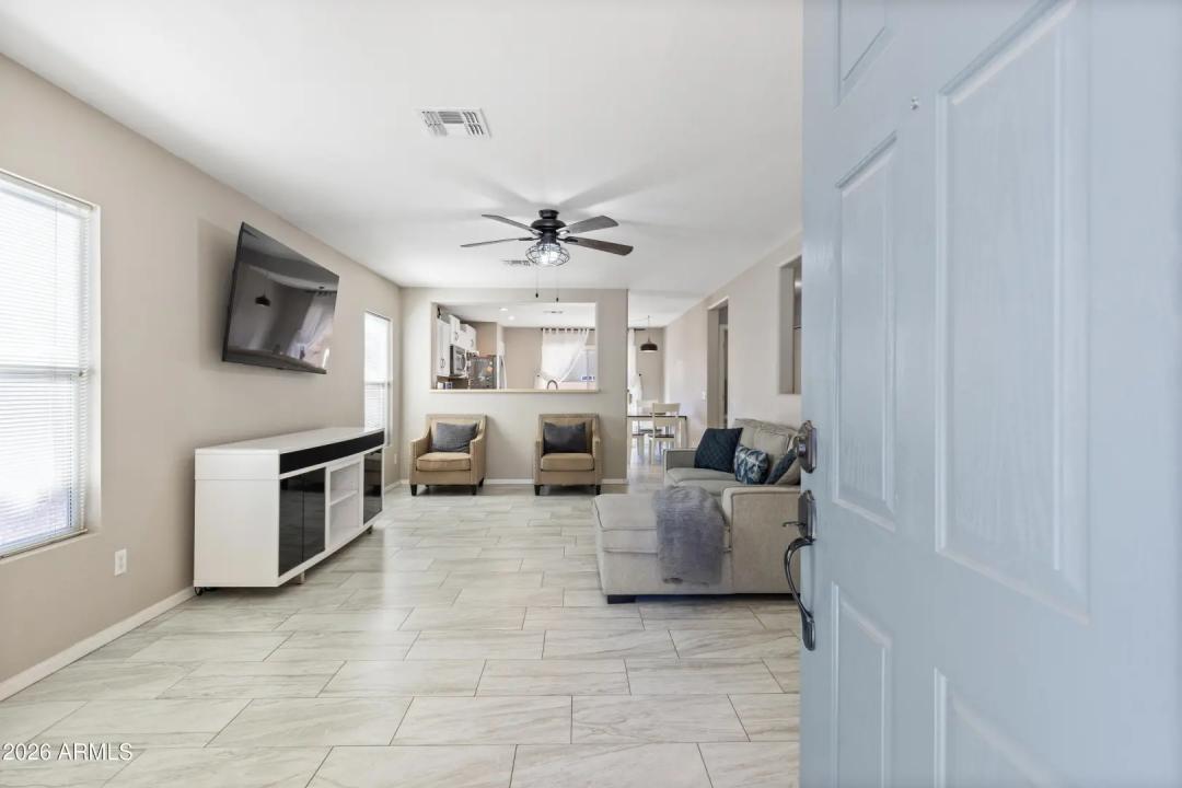 Real Estate Picture 3