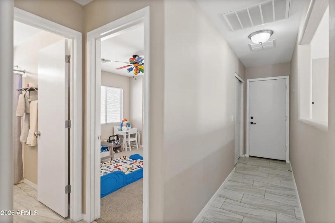 Real Estate Picture 8