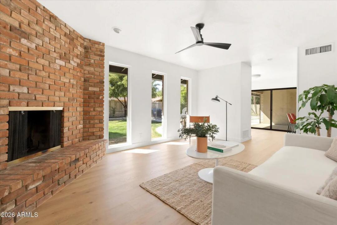 Real Estate Picture 13