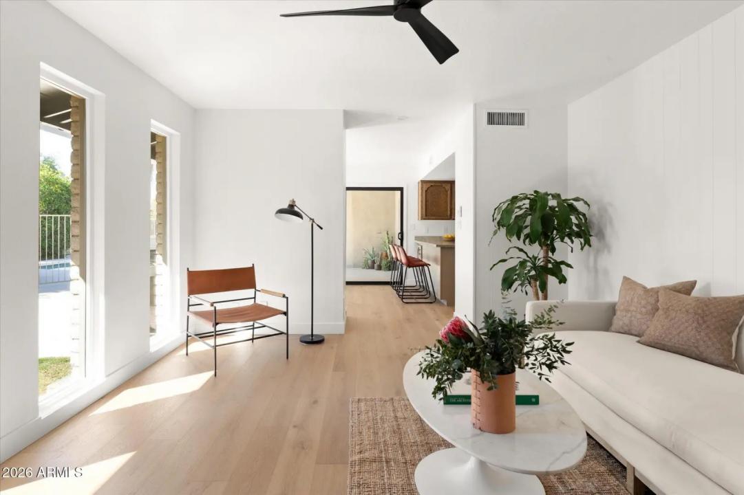 Real Estate Picture 11