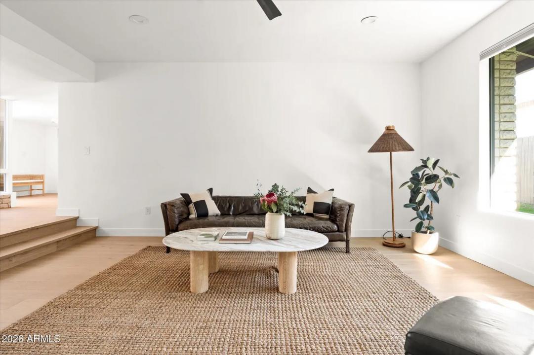 Real Estate Picture 9