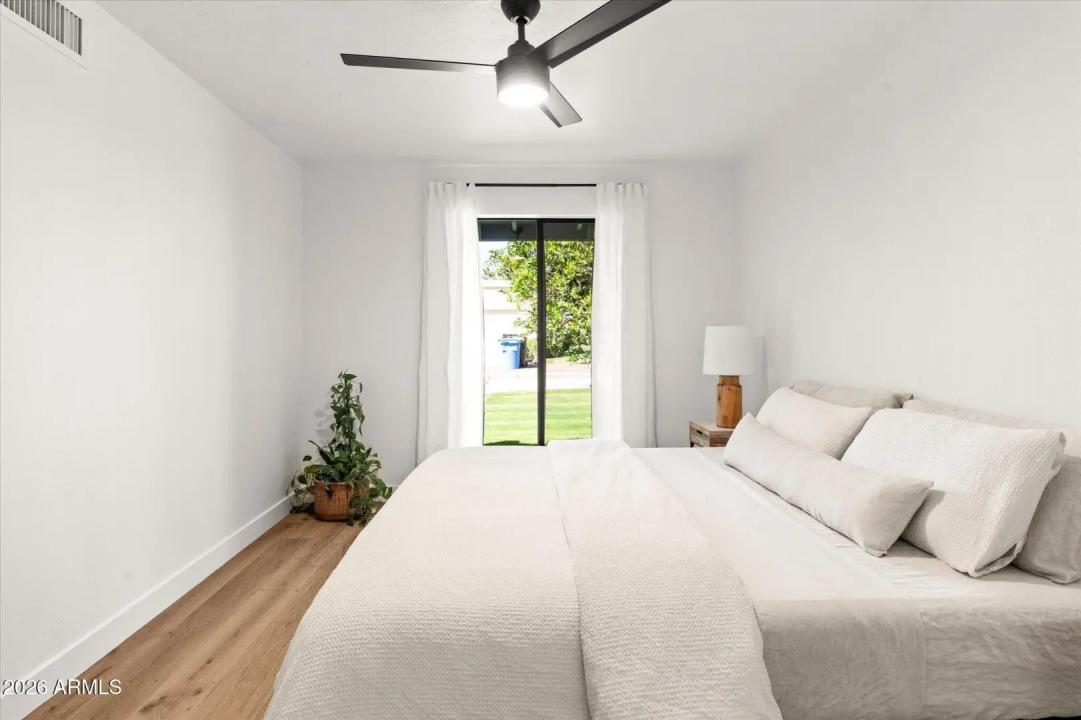 Real Estate Picture 30