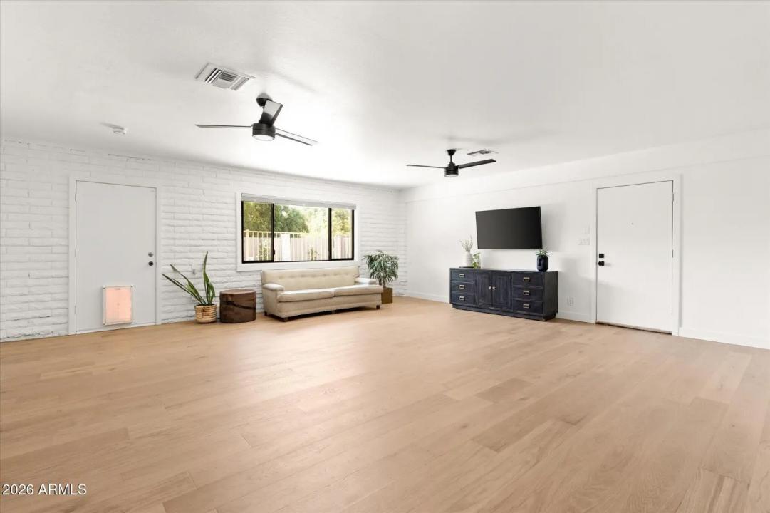 Real Estate Picture 34