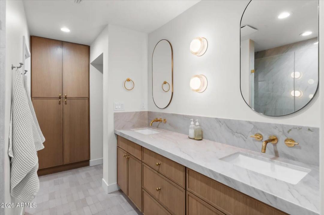 Real Estate Picture 17