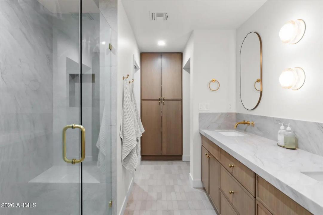 Real Estate Picture 16