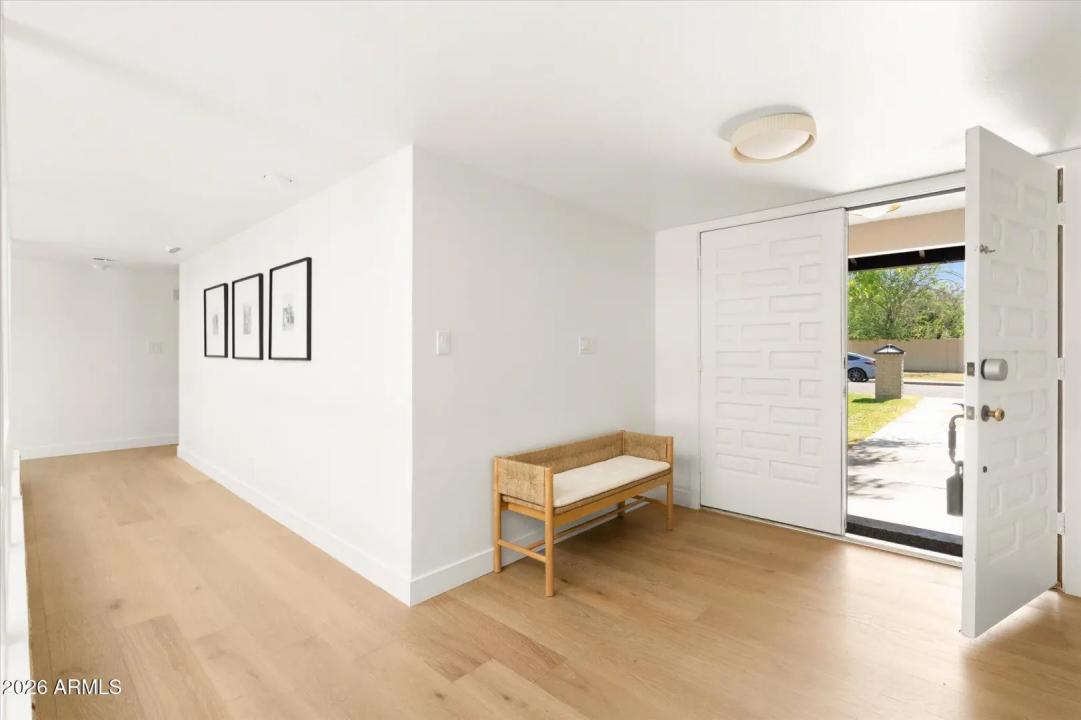 Real Estate Picture 3