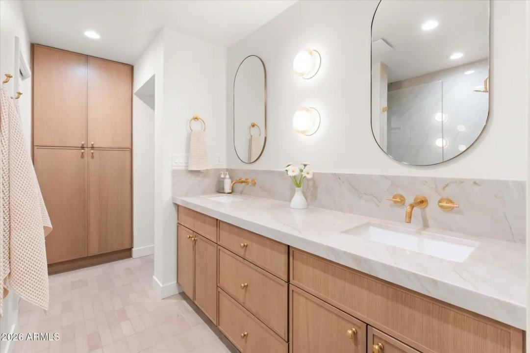 Real Estate Picture 10