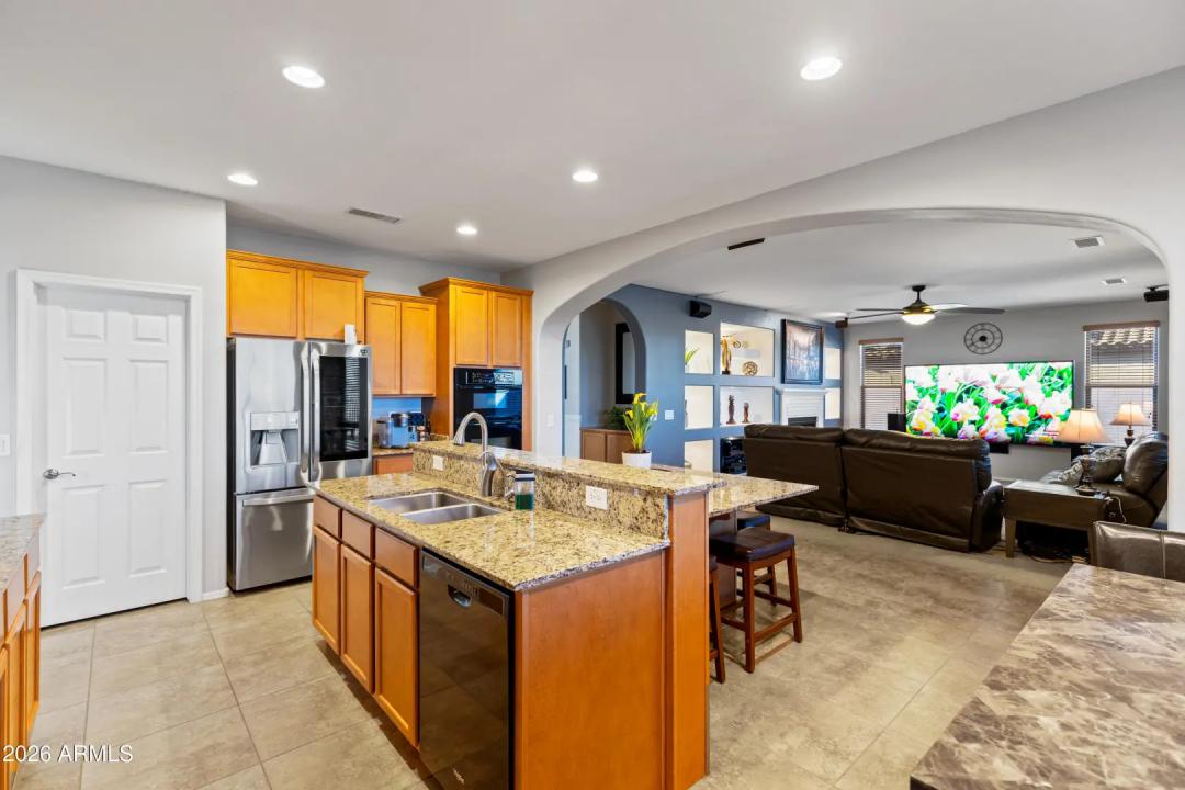 Real Estate Picture 24