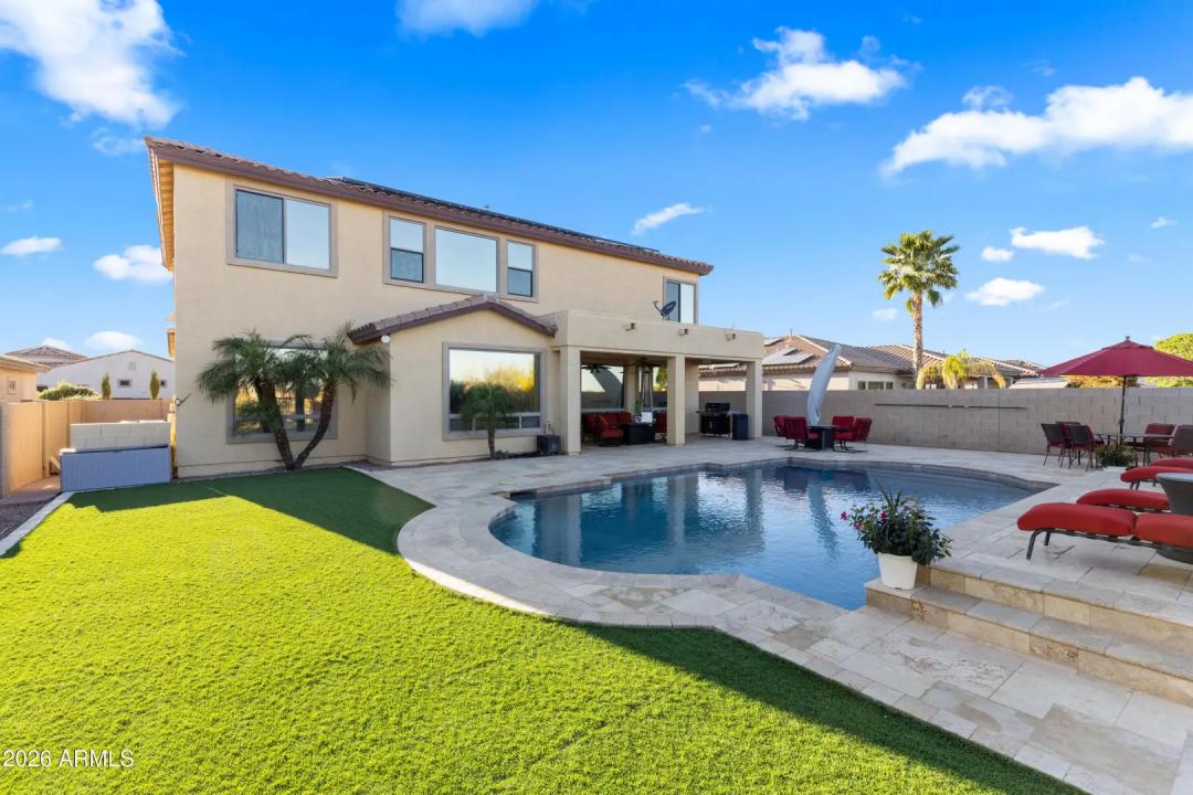 Real Estate Picture 12