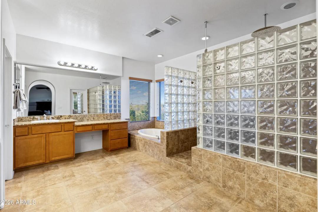 Real Estate Picture 39