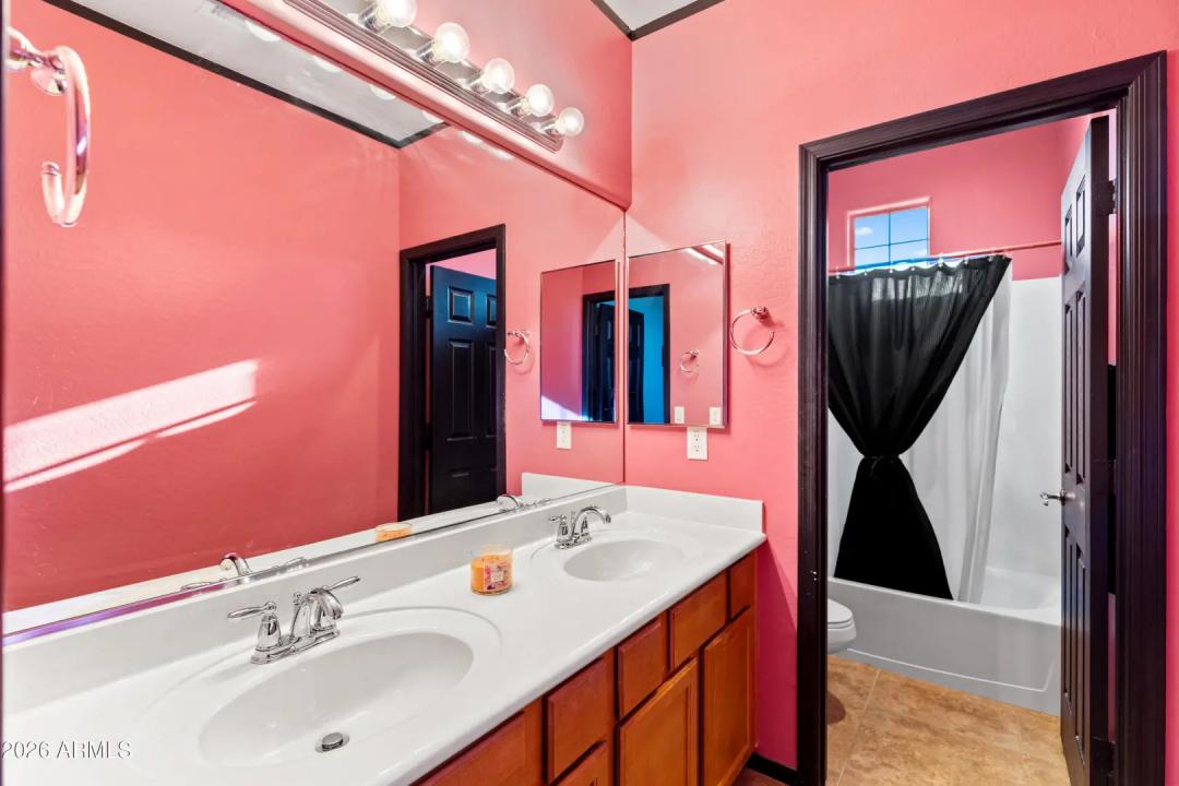 Real Estate Picture 43