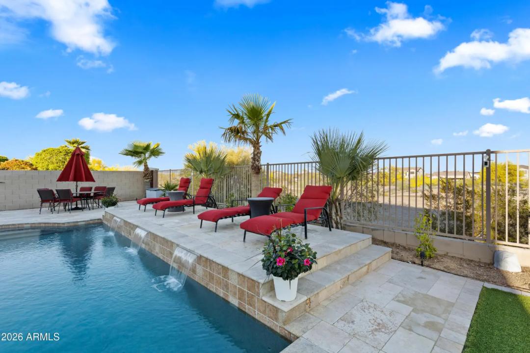 Real Estate Picture 7