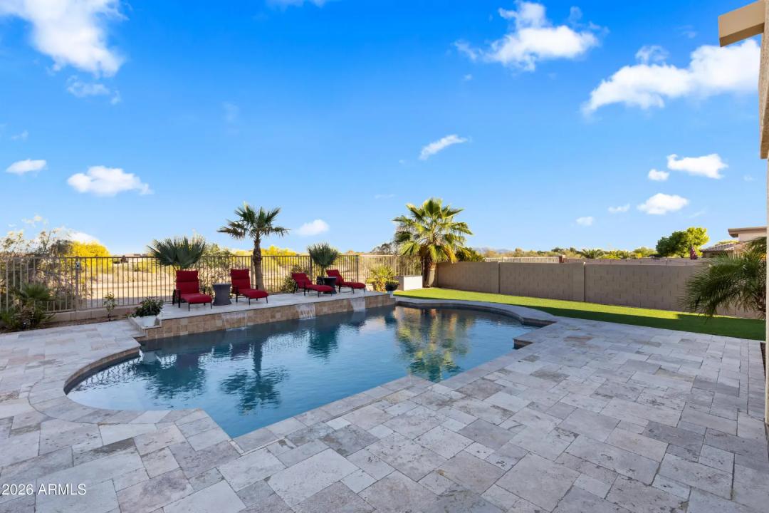 Real Estate Picture 8