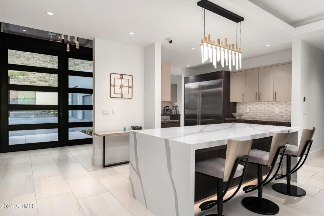 Real Estate Picture 7