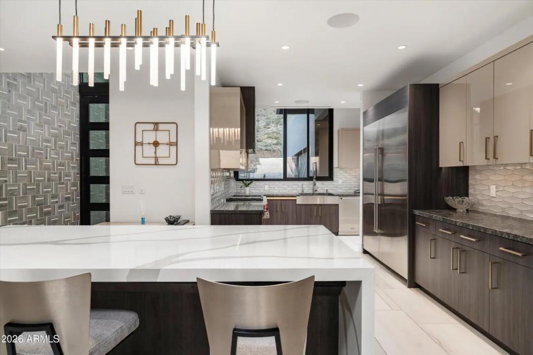 Real Estate Picture 8