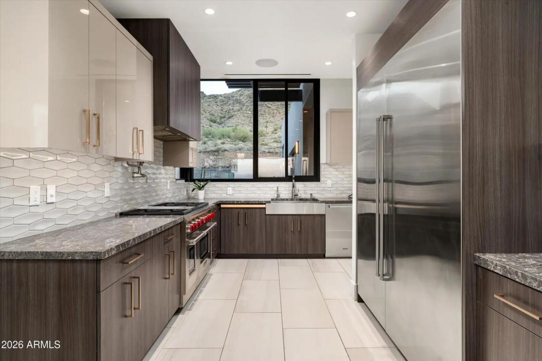 Real Estate Picture 9