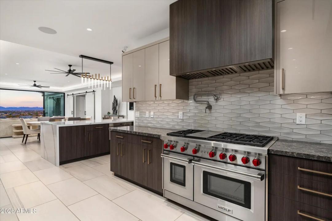 Real Estate Picture 12