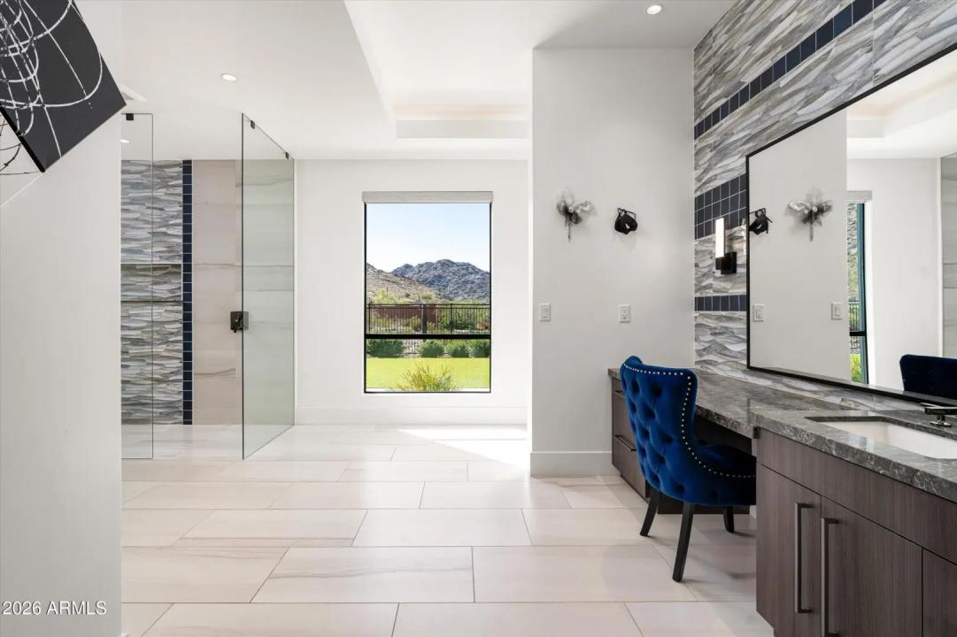 Real Estate Picture 23