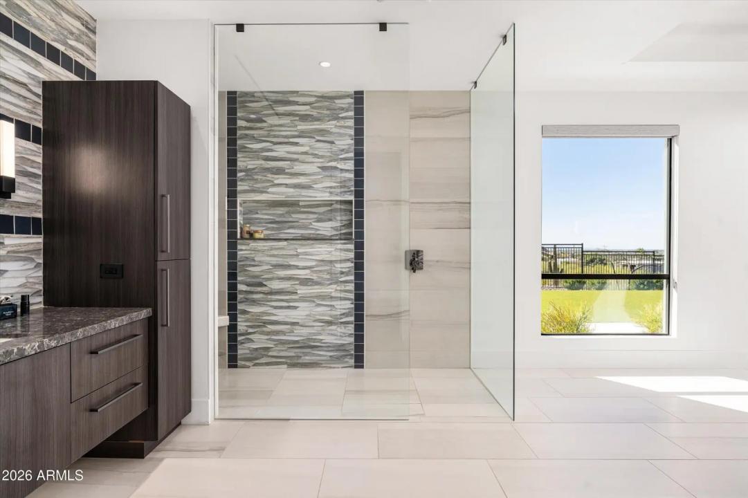 Real Estate Picture 25