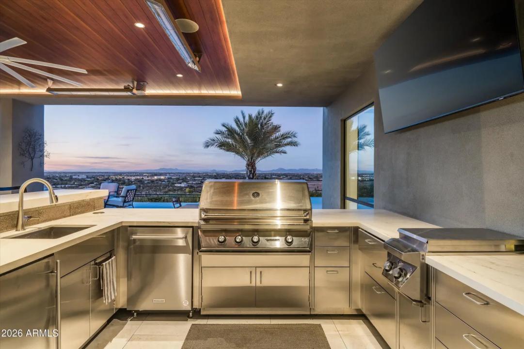 Real Estate Picture 50