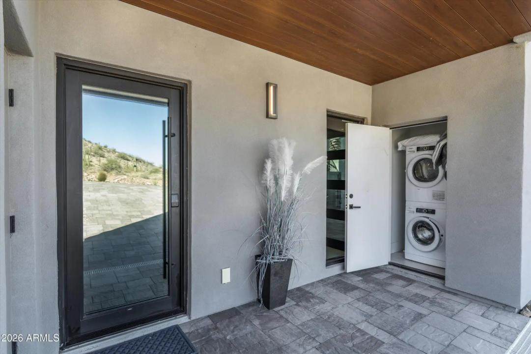 Real Estate Picture 32