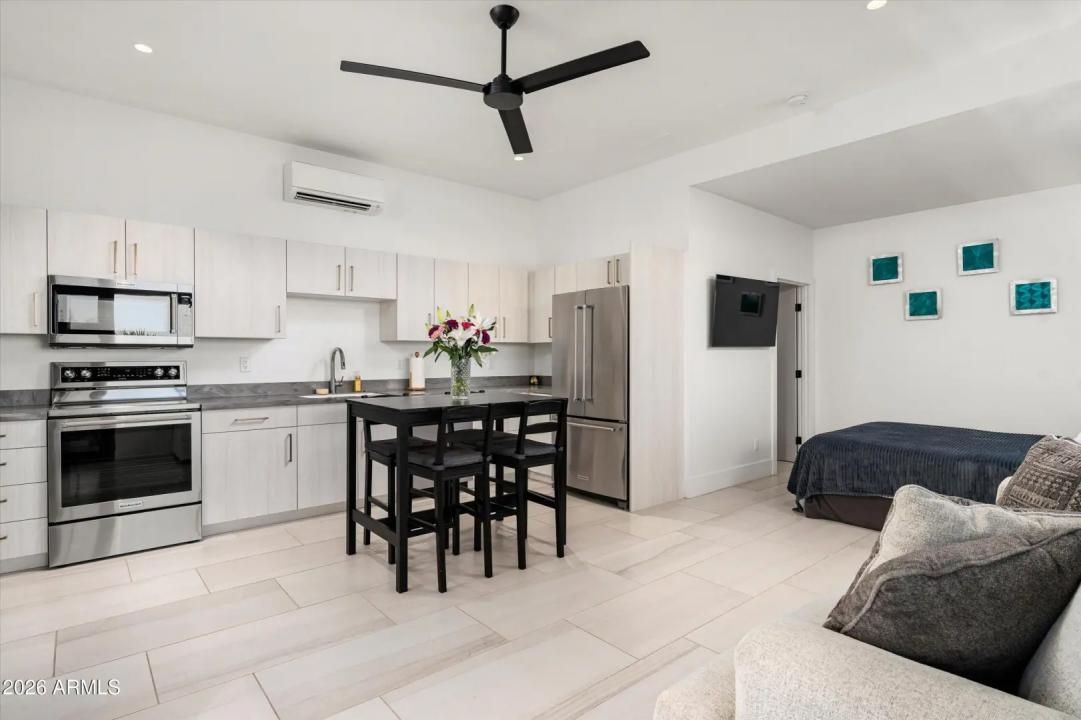 Real Estate Picture 33