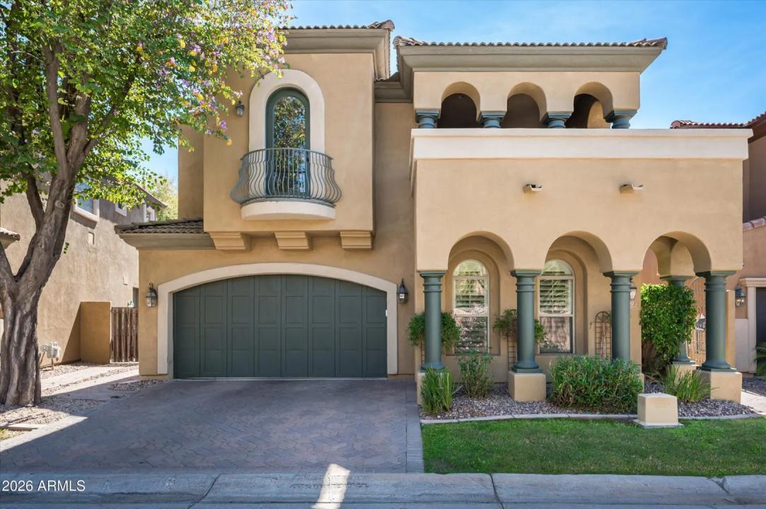 Real Estate Picture 4