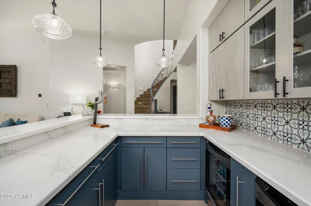 Real Estate Picture 7