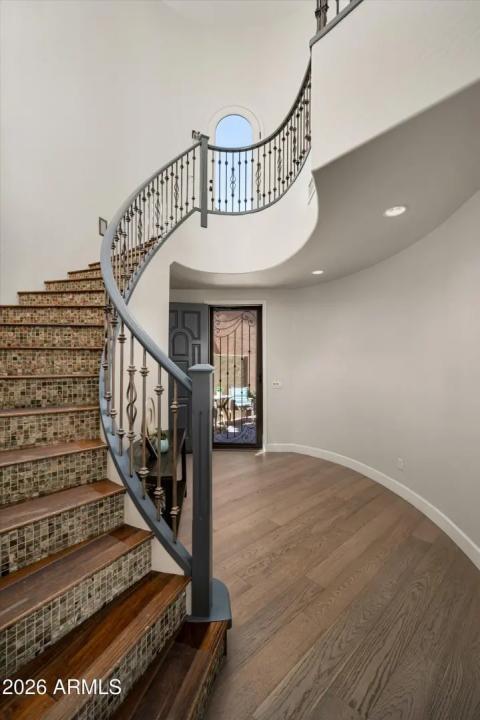 Real Estate Picture 24