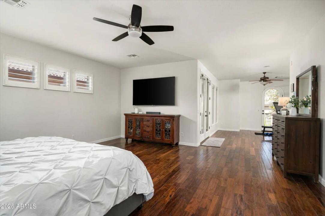 Real Estate Picture 12