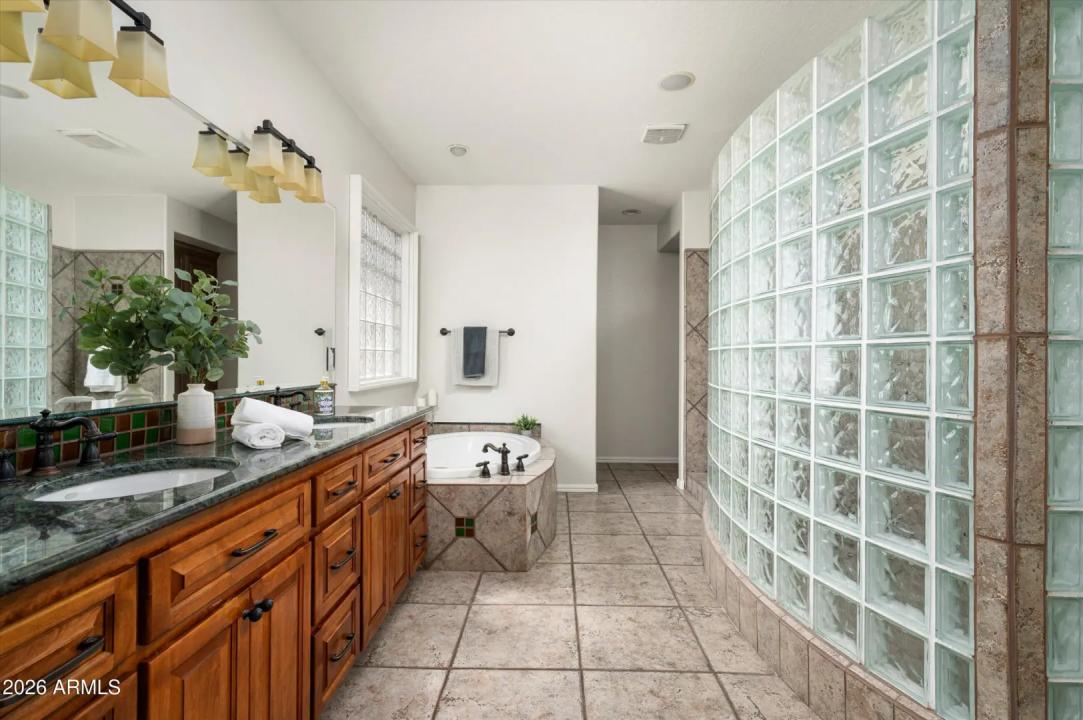 Real Estate Picture 26