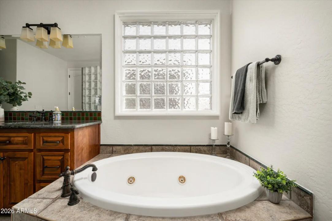 Real Estate Picture 28