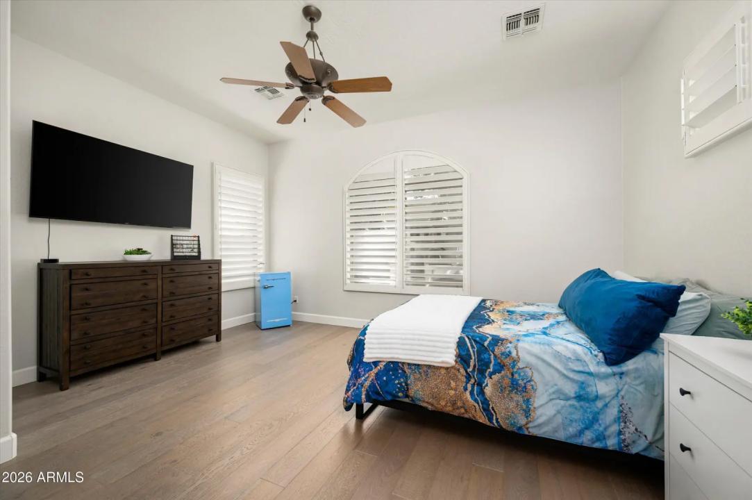 Real Estate Picture 33