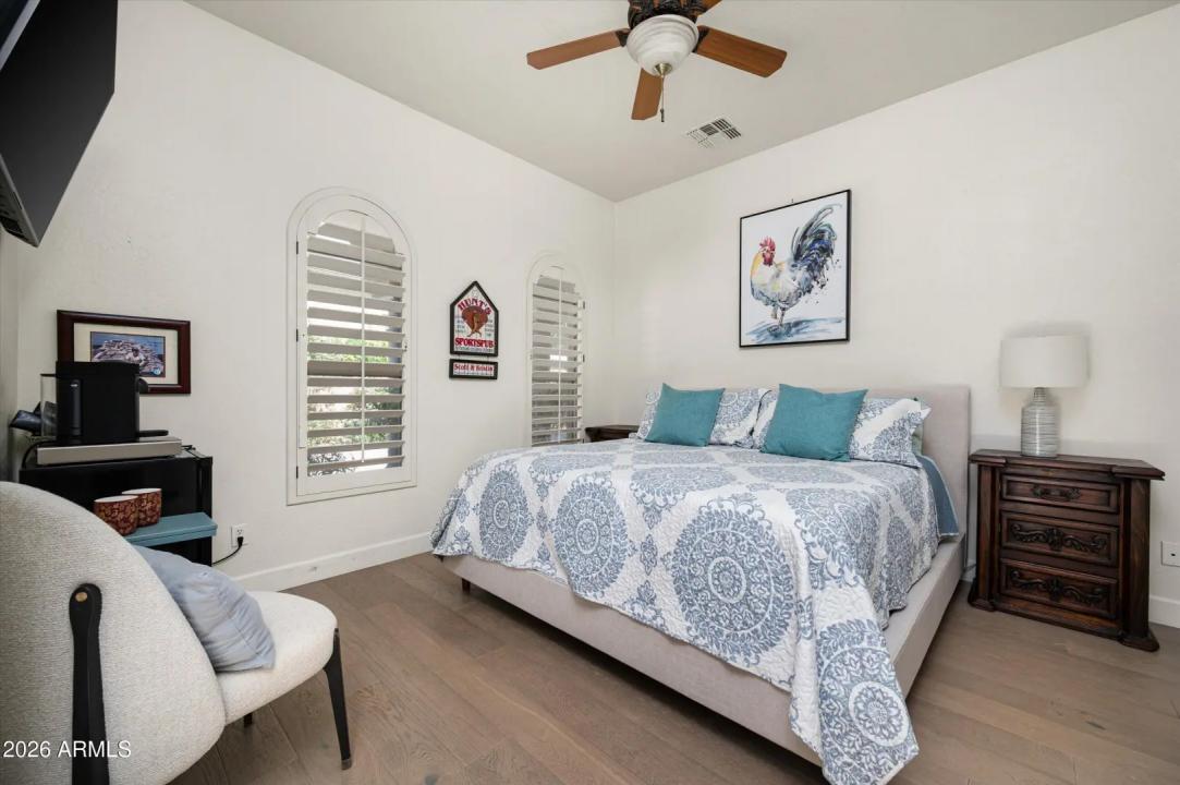 Real Estate Picture 17