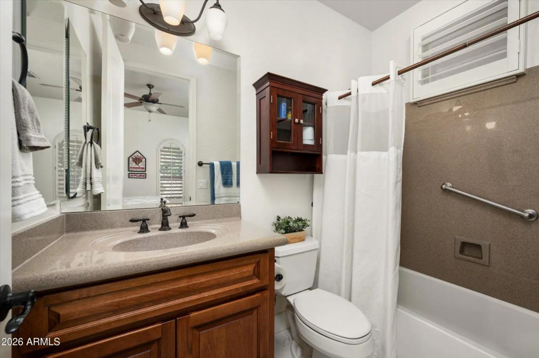 Real Estate Picture 18