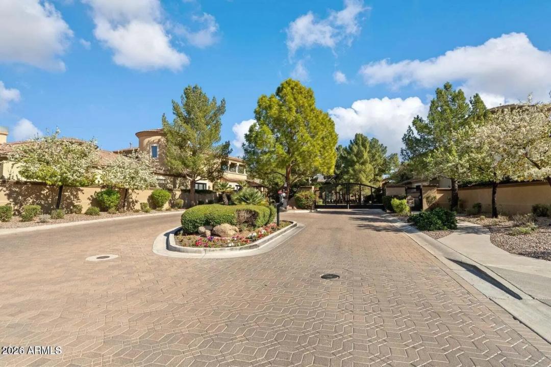 Real Estate Picture 37