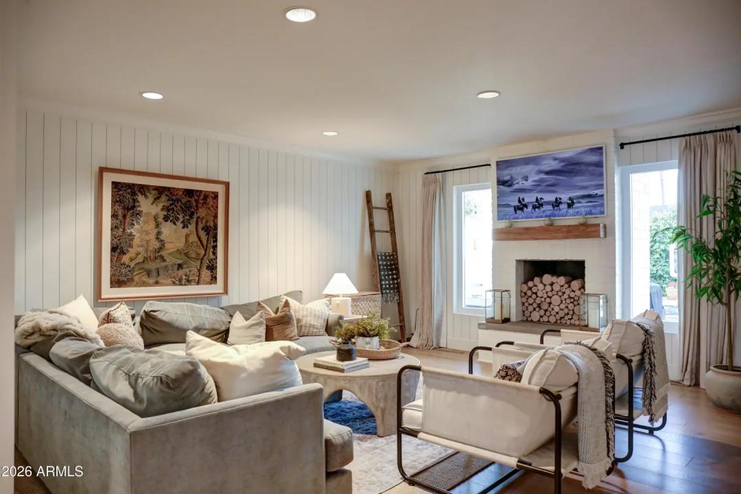 Real Estate Picture 6