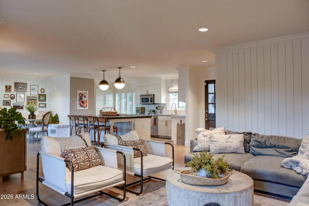 Real Estate Picture 7