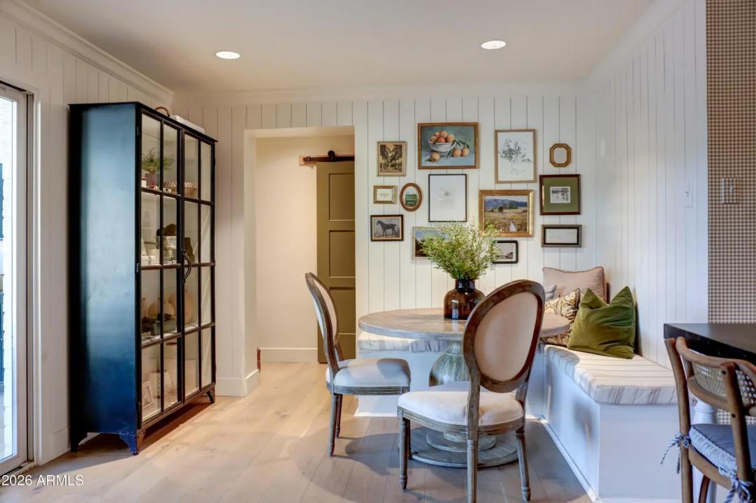 Real Estate Picture 8