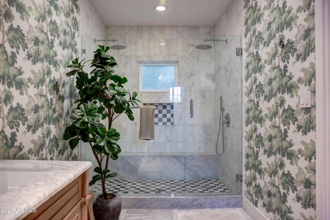 Real Estate Picture 10