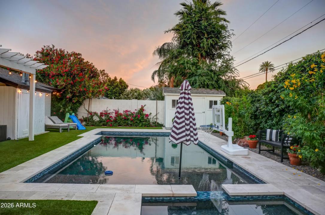 Real Estate Picture 16