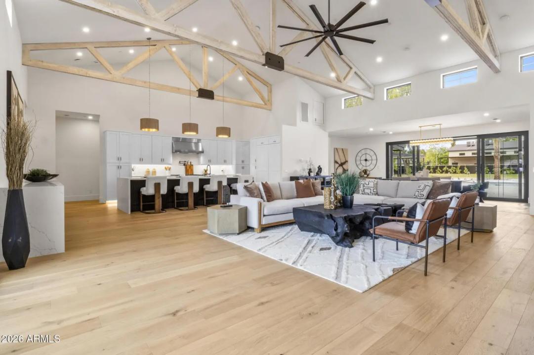 Real Estate Picture 6