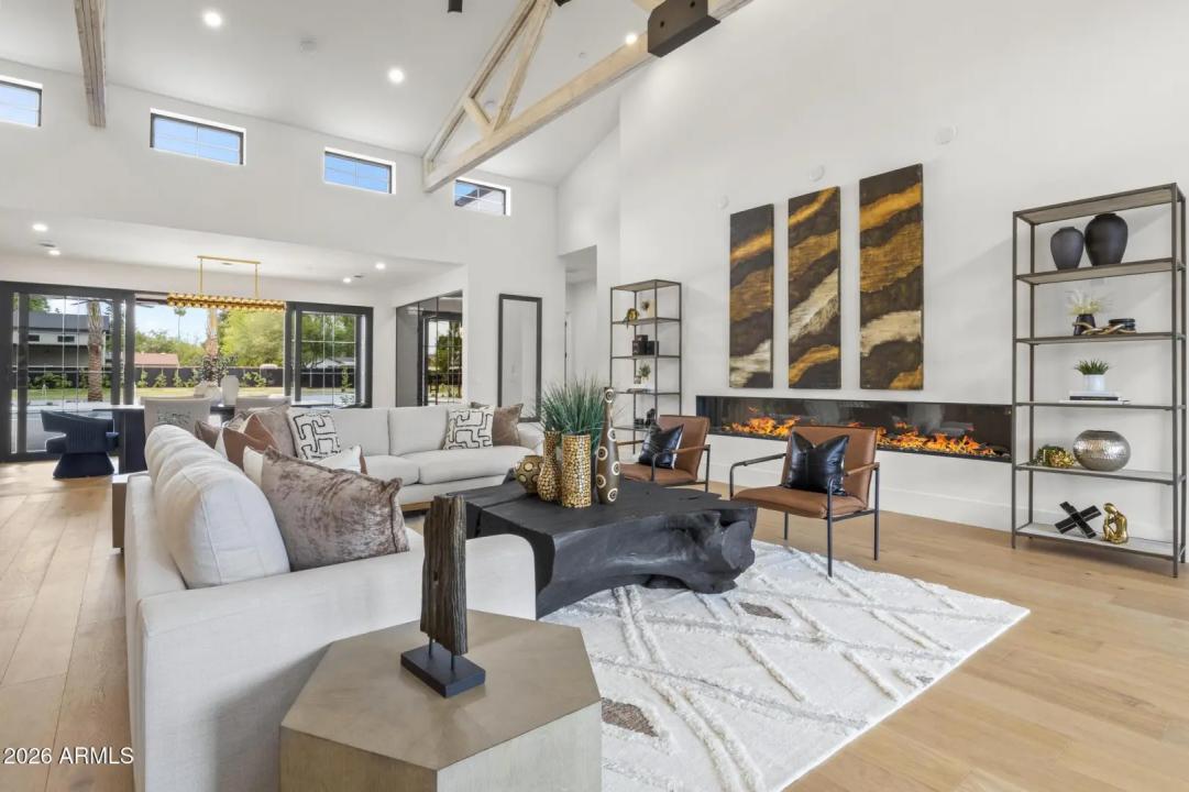 Real Estate Picture 7