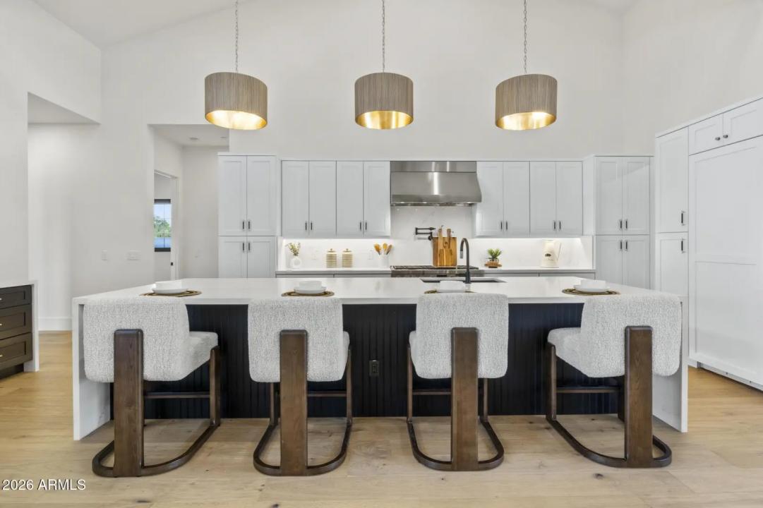 Real Estate Picture 12