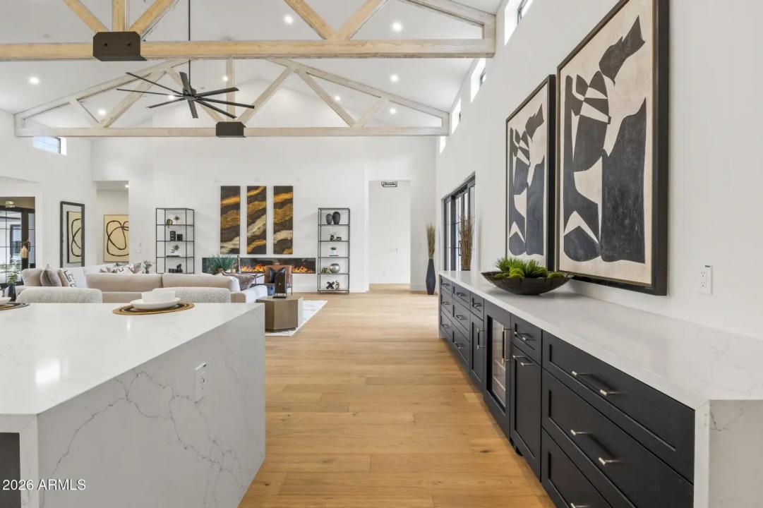 Real Estate Picture 8