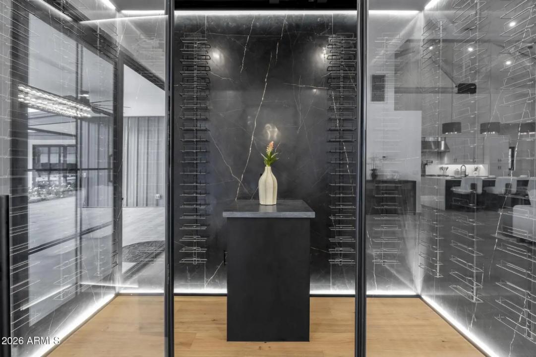 Real Estate Picture 14