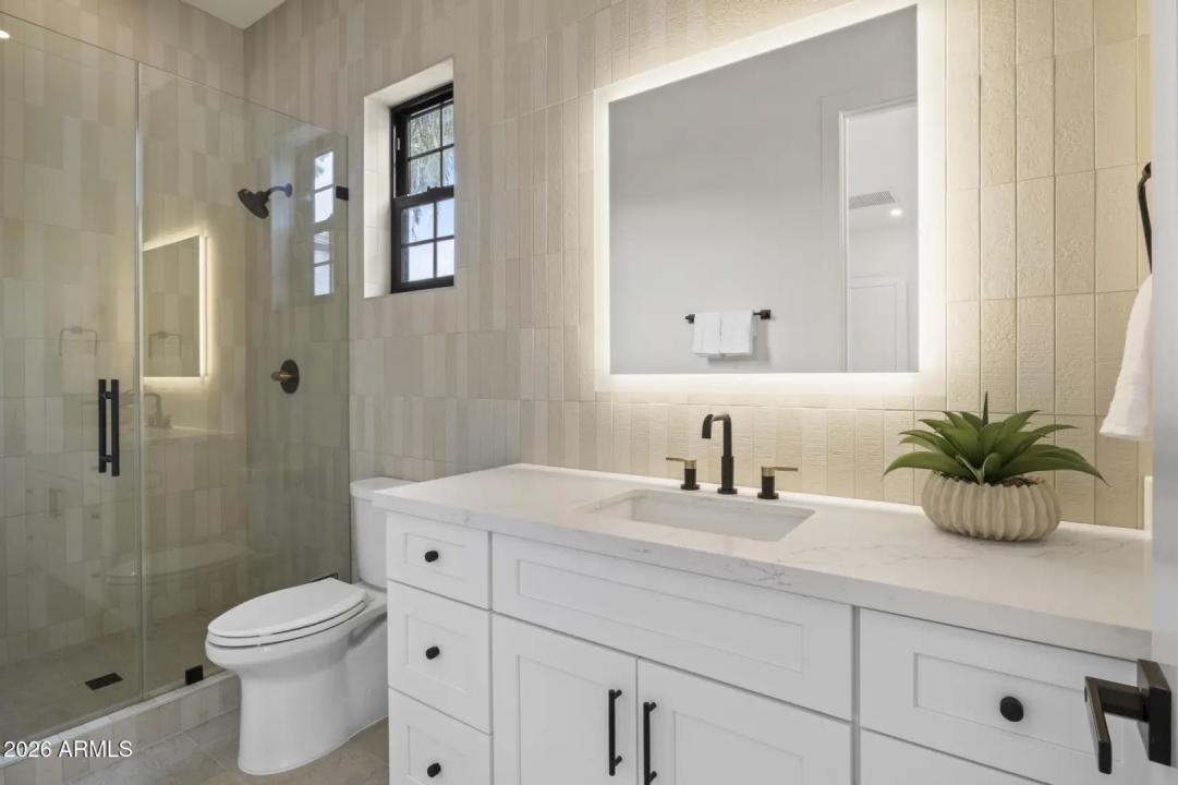 Real Estate Picture 23