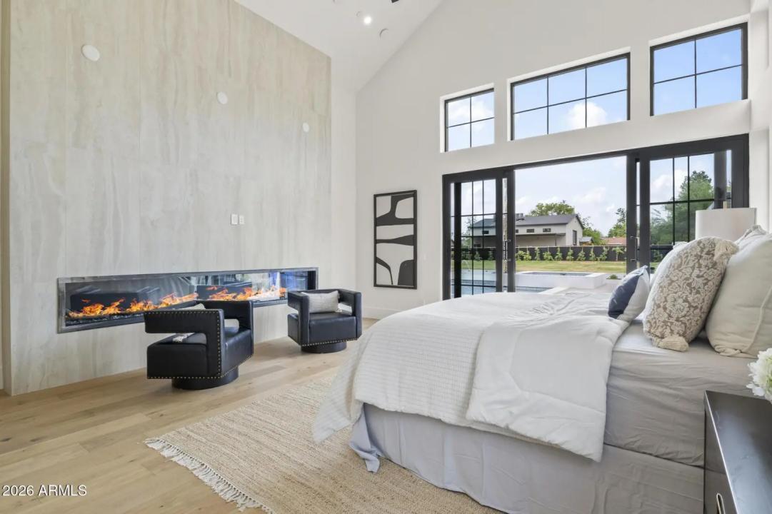 Real Estate Picture 16